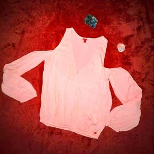 Guess long sleeve showing shoulder blouse